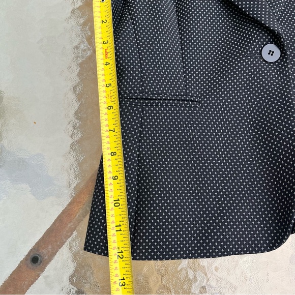 NWOT Holt Renfrew Wool Blend Fitted Blazer & Skirt Set Black with Grey Pattern - Picture 10 of 16